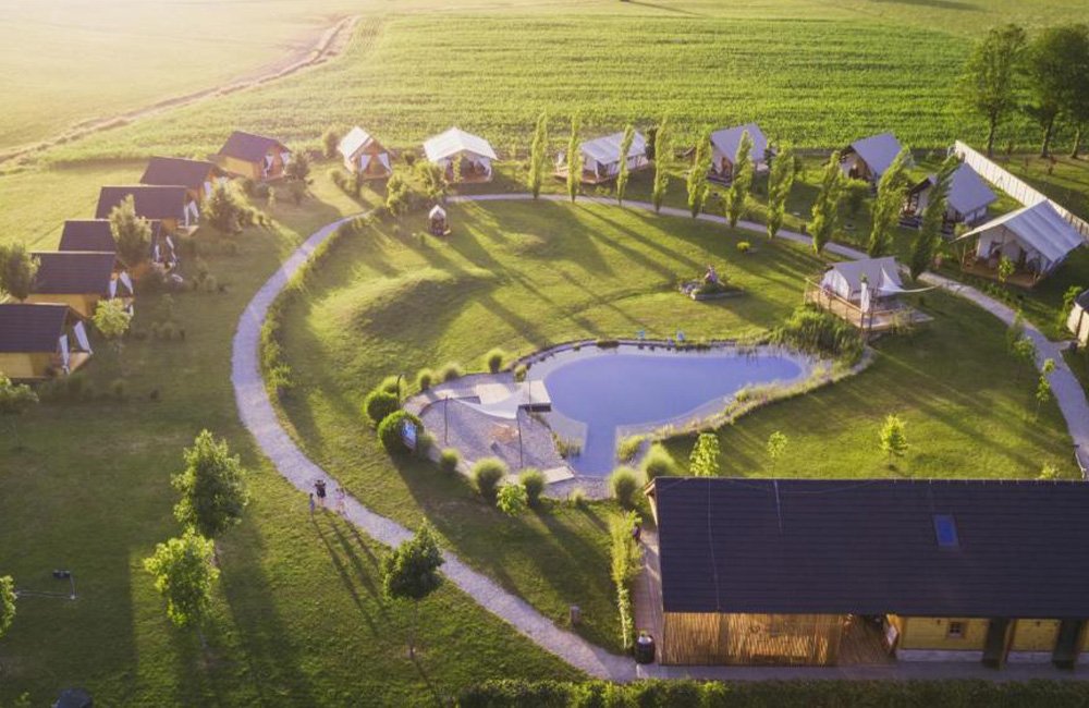 Kolpa Resort glamping in Bela Krajina aan de Kroatische grens in Slovenië