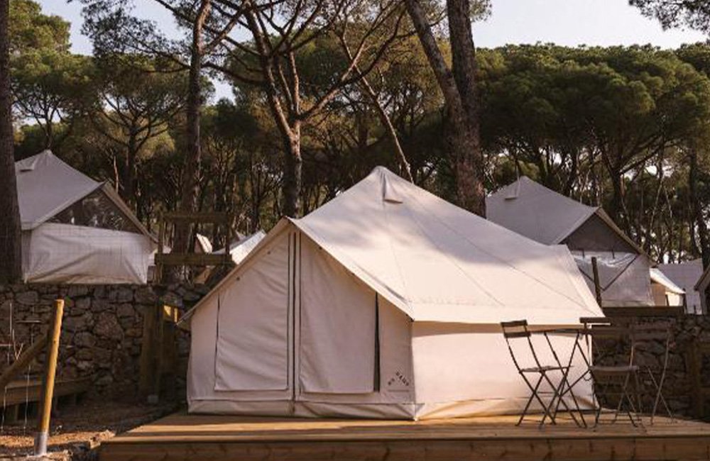 Glamping tenten van Wecamp Cala Montgó aan de Costa Brava in Spanje Catalonië