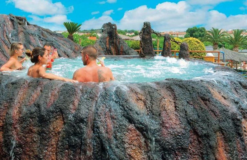 Jacuzzi van Camping La Masia in Blanes aan de Costa Brava in Spanje Catalonië