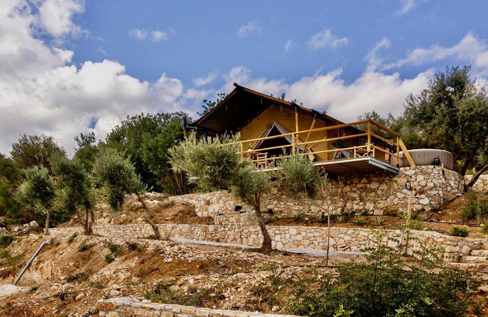 Glampingtent van Glamping Civara op Kreta in de Kretenzische Zee van Griekenland