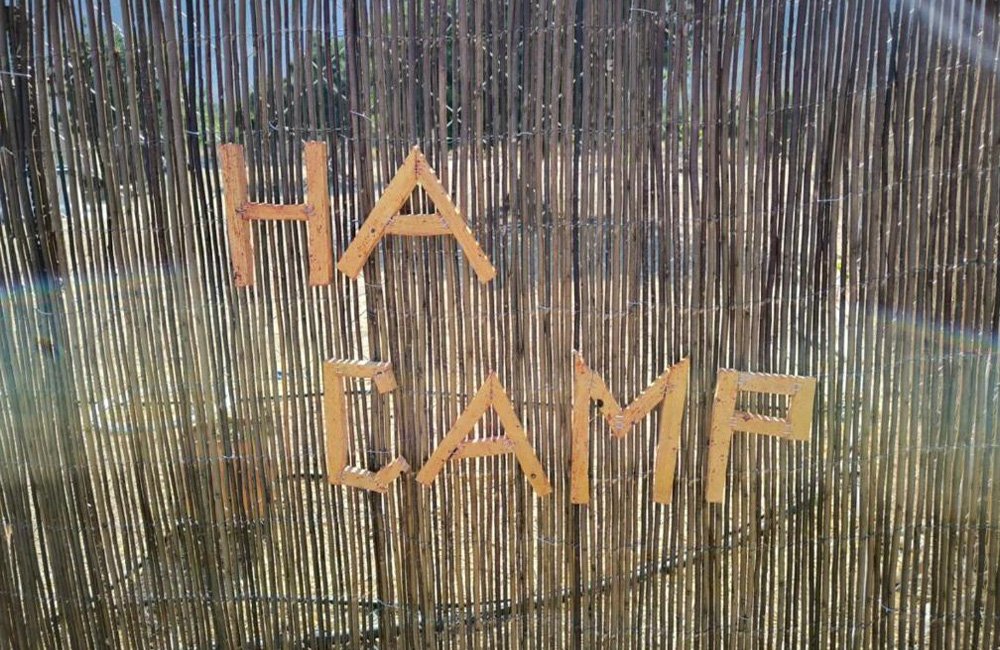 Logo van HA Camp bij de kloof op Kreta in Griekenland