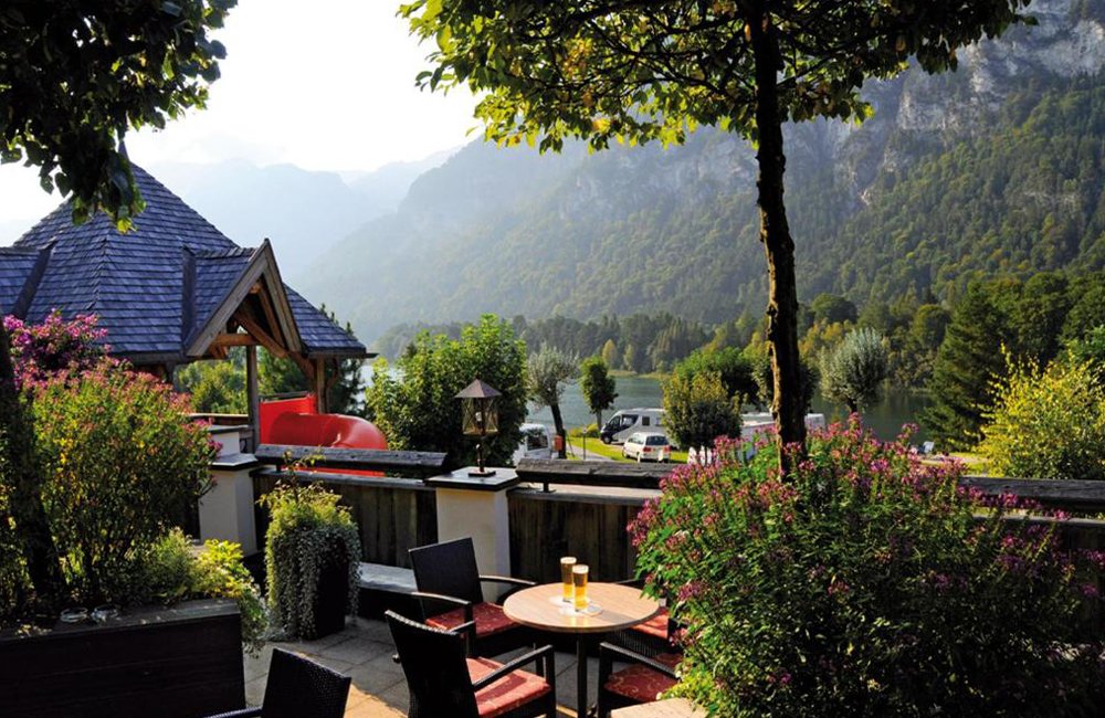 Terras van Camping Seeblick Toni in Tirol Oostenrijk bij Innsbruck