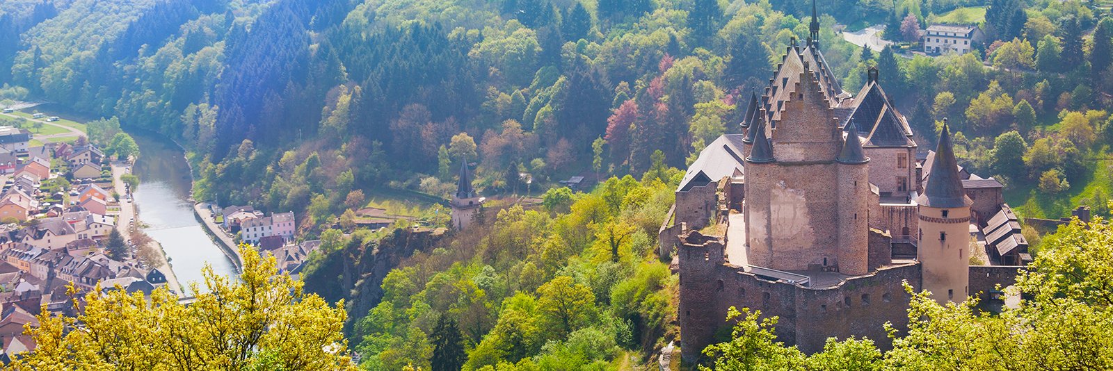 Kasteel Vianden in Luxemburg op de Duitse grens