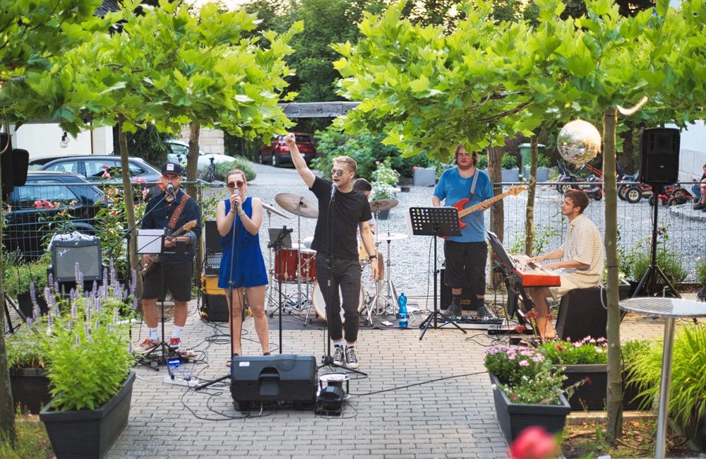 Livemuziek op Camping 2000 in het noorden van Tsjechië