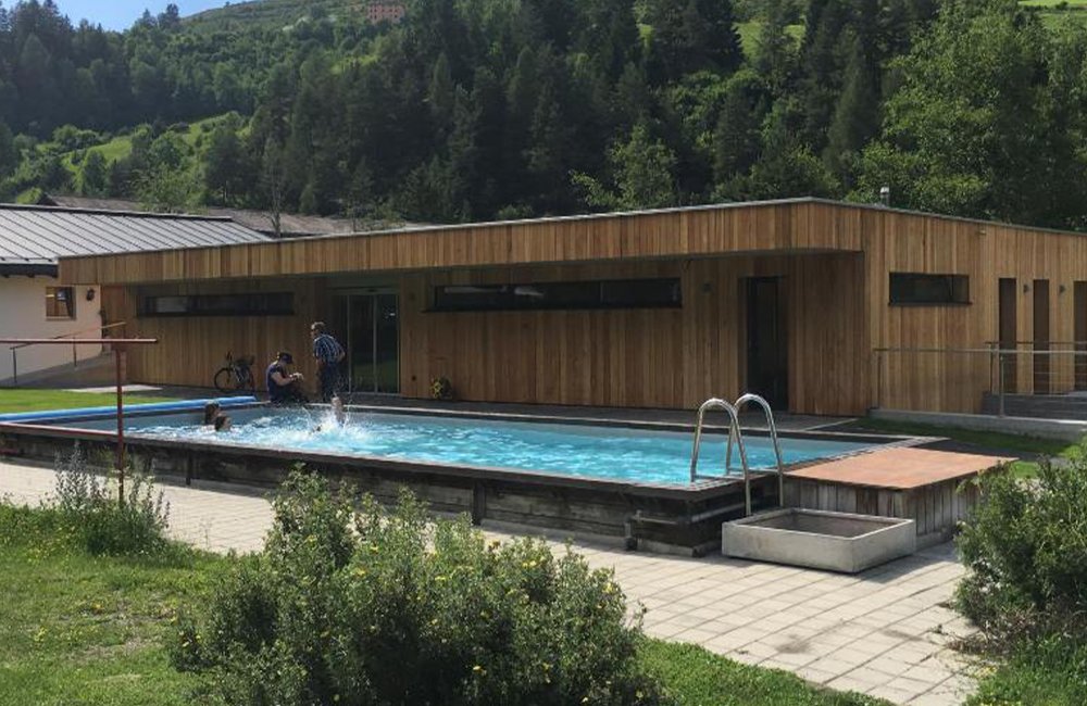 Zwembad van camping Sur En in de Engadin van Zwitserland
