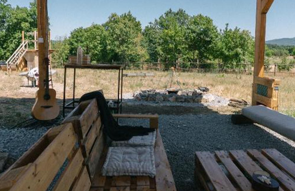 Diervriendelijke camping Glamping Sve Mir in de Karpaten van Servië