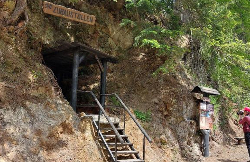 Grotten bij Autokemp Speleocamp Malužiná in het Lage Tatra gebergte in Slowakije