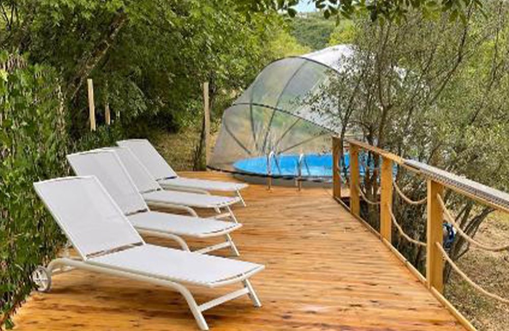 Terras van L.Stile Glamping aan de Adriatische kust in het westen van Slovenië