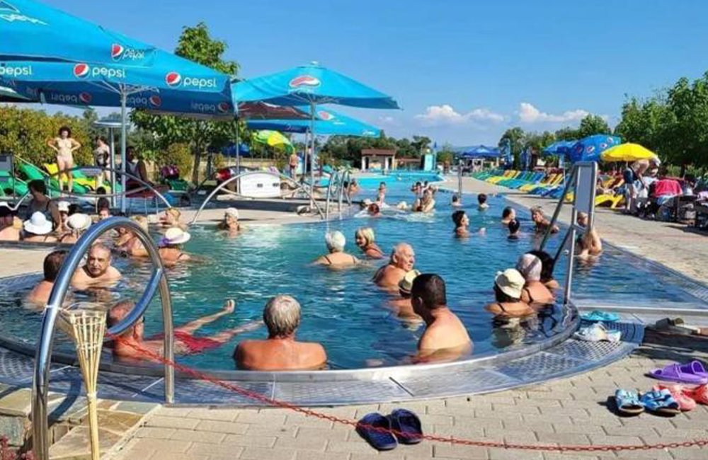 Zwembad van Holiday Village Novolandia in het zuiden van Slowakije