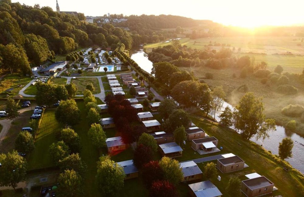 Camping Le Florenville aan de rivier de Semois in de Ardennen van België