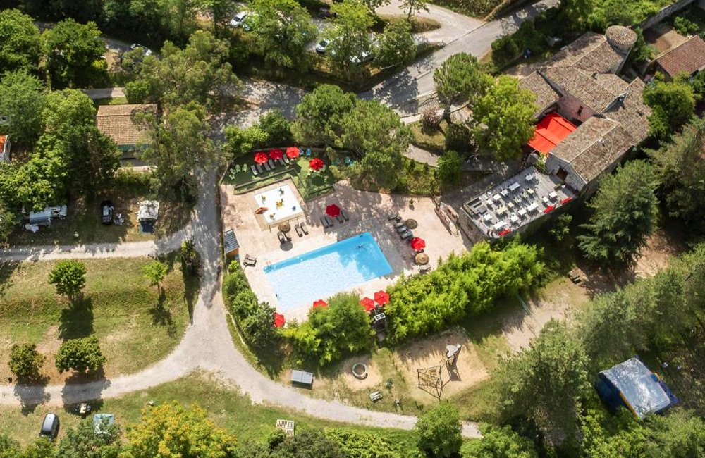 Camping Mas de Champel aan de rivier de Eyrieux in de Ardèche in het zuiden van Frankrijk