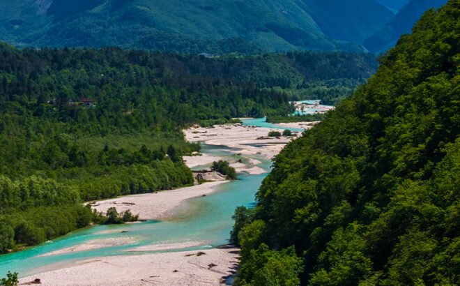 De Soča vallei in het Triglav Nationaal Park van Slovenië