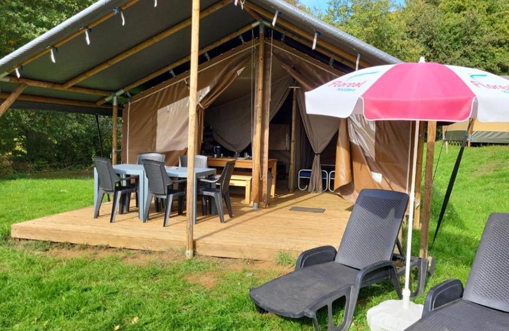 Glamping tent op Camping La Colline de Rabais in de Ardennen van België