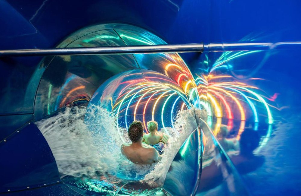 Glijbaan van Vakantiepark Klein Vaarwater op Ameland op de waddeneilanden in het noorden van Nederland