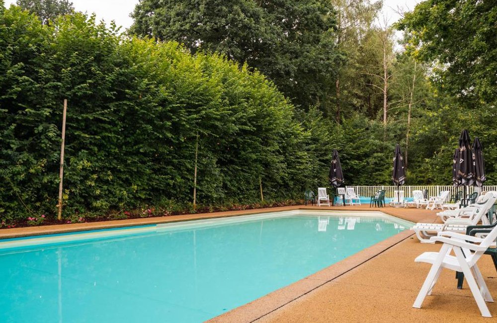 Zwembad van Camping de Chênefleur in de Ardennen in het zuiden van België