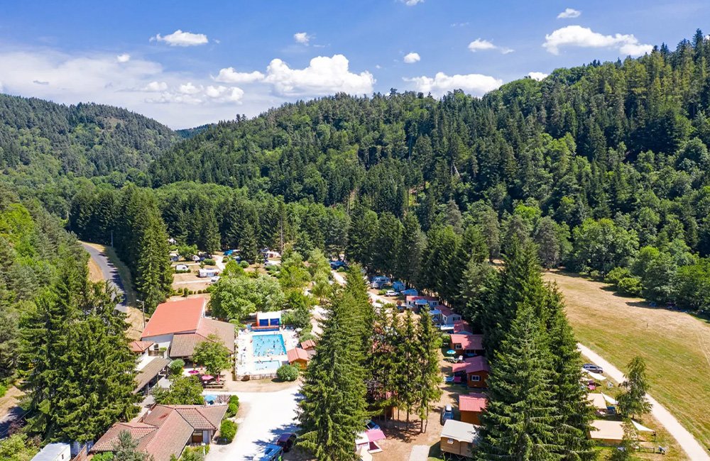 Camping de Vaubarlet in de Auvergne van Frankrijk