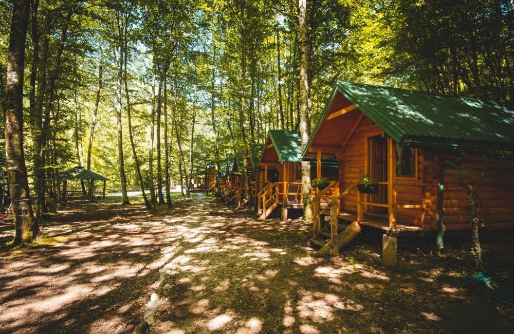 Hondvriendelijke camping Waterfall Rafting Center Montenegro