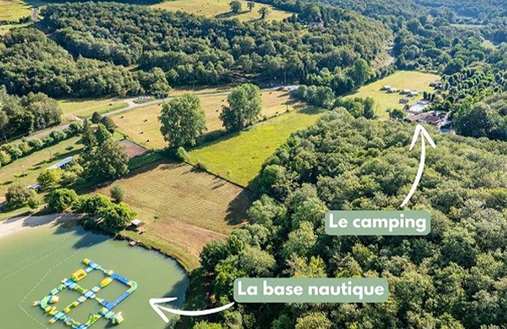 Meer bij camping Le Pont de Mazerat in de Dordogne van Frankrijk