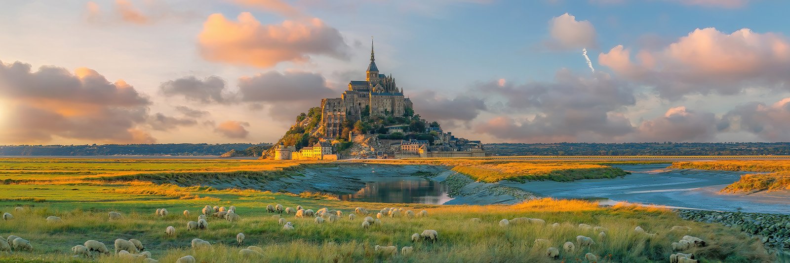 Mont Saint Michel in de Noordzee aan het strand van Normandië in het noorden van Frankrijk
