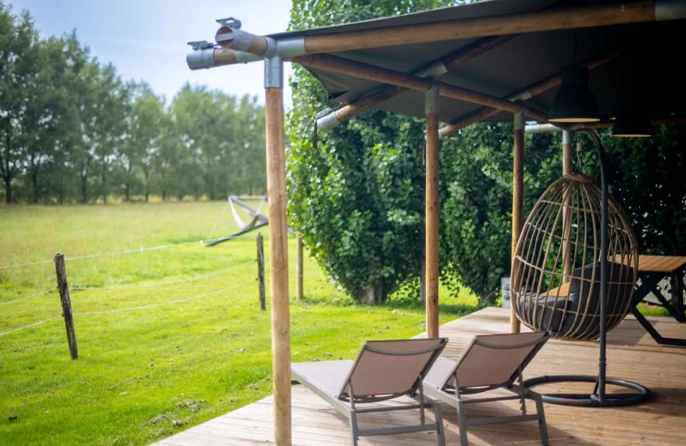 kamperen met hond op Holiday Village Knokke