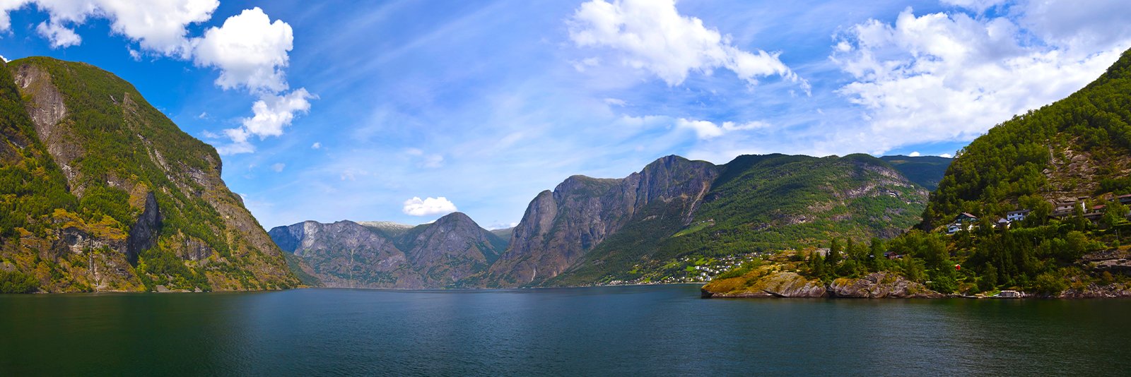 De Sognefjord in noorwegen het diepste Noorse fjord