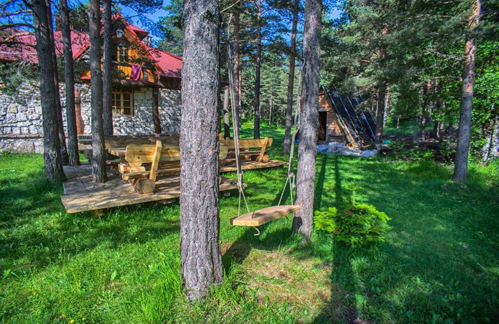 Glamping Pod Gorom bij de Tara rivier in Montenegro