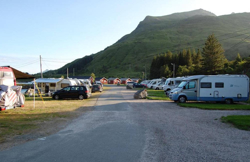 Lofoten Fjordcamp aan de Rolvsfjord bij de Lofoten eilanden van Noorwegen