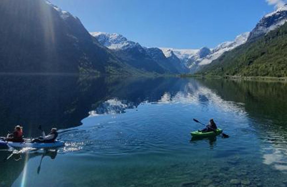Olden Camping bij Jostedalsbreen Nationaal Park tussen de Noorse fjorden