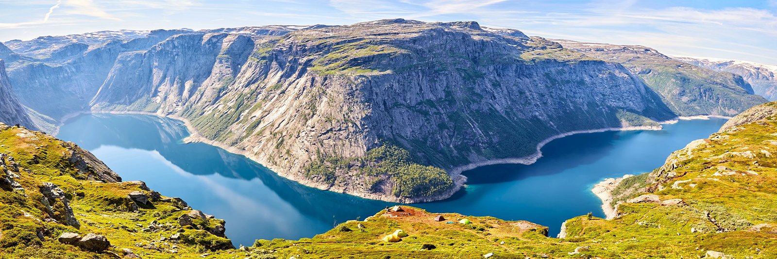 Ringedalsvatnet meer bij Trolltunga in het Hardangervidda Nationaal Park in het westen van Noorwegen