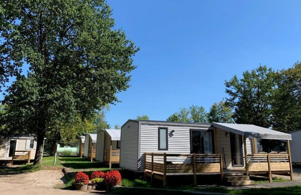 Adam Campingplatz bij de grens van Frankrijk aan de rand van het Duitse Zwarte Woud