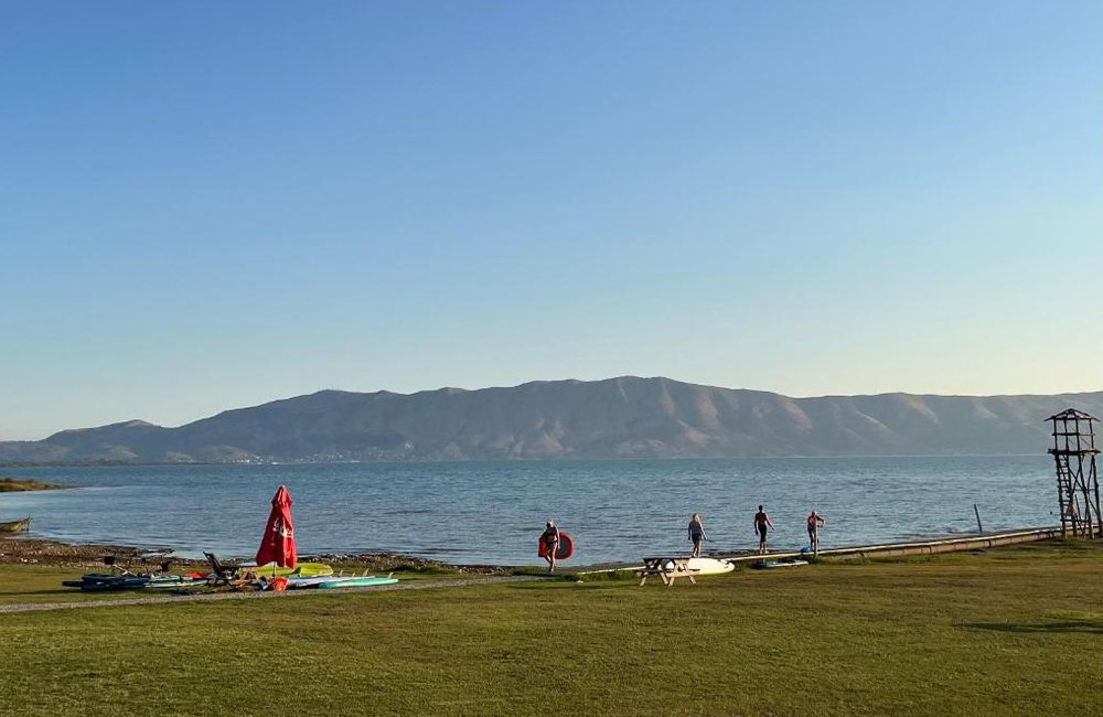 Camping Lake Shkodra Resort aan het Meer van Shkodër in het noorden van Albanië