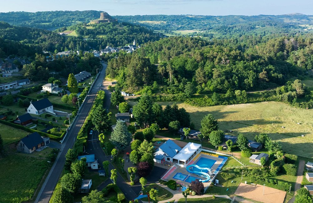 Camping Paradis l'Europe bij de vulkanen van de Franse Auvergne